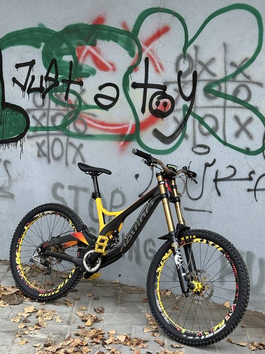 Bicicleta Downhill Devinci Wilson Fox 40 Kashima