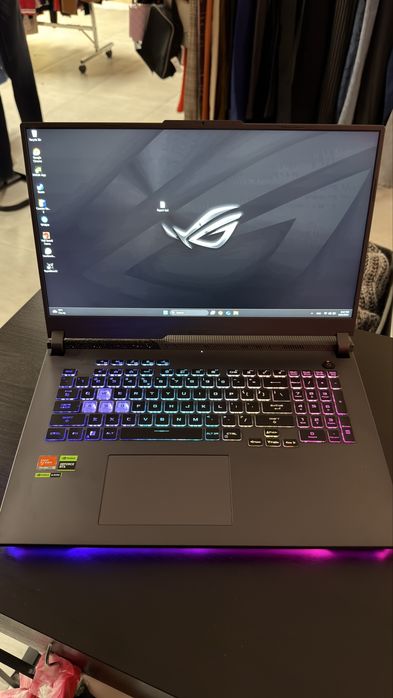 Asus ROG Strix G17 G713PU WQHD 240Hz Ryzen 9 7945HX RTX4050