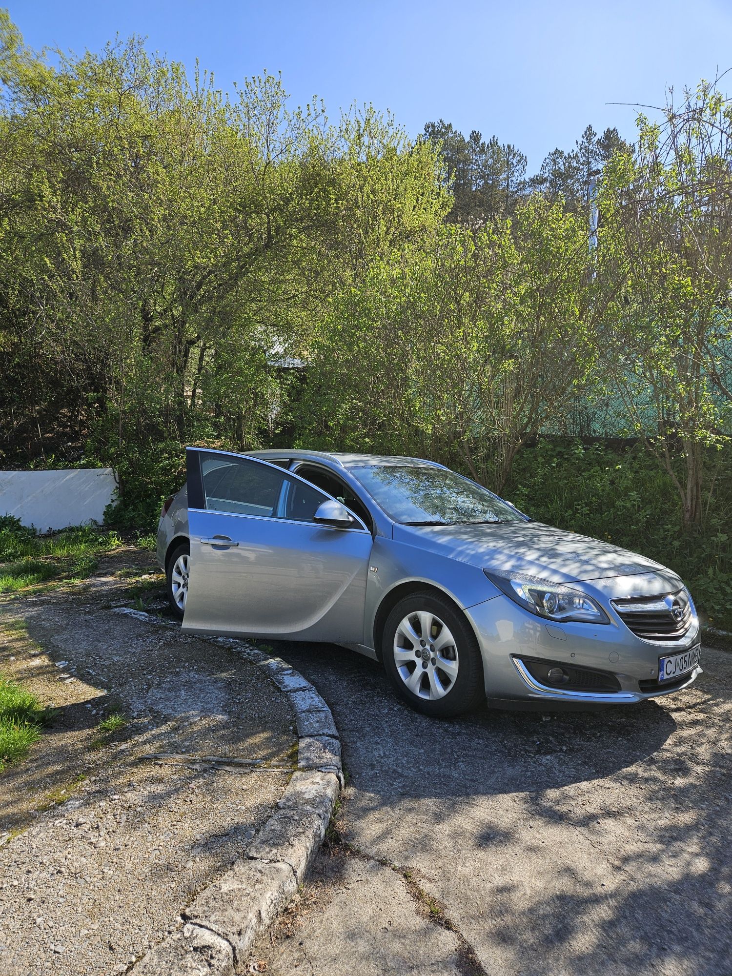 Vând Opel insignia