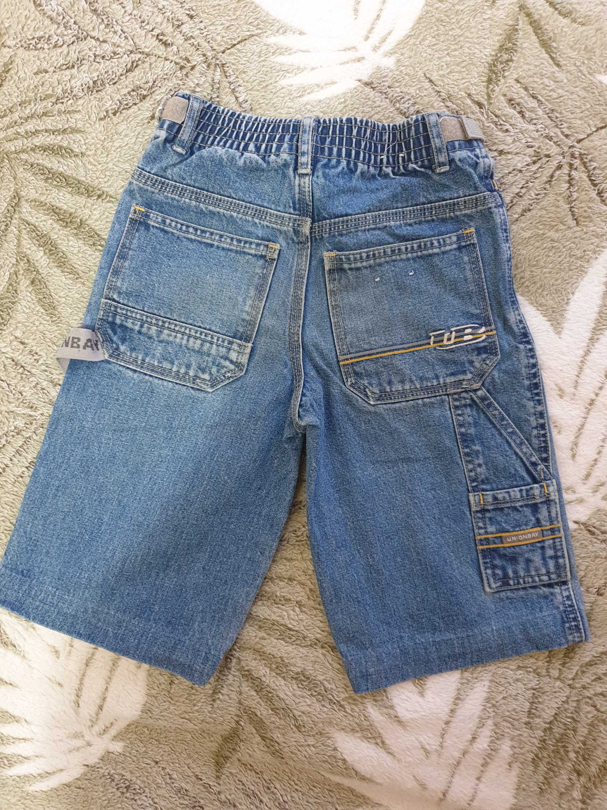 Шорты джинсовые и рубашки  на мальчика 5 -6 лет.