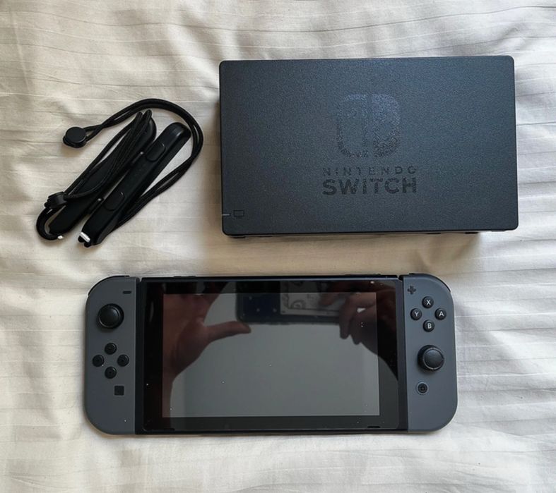 Nintendo Switch+ carcasa