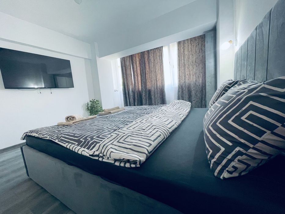 Inchiriez apartament cu 2 camere in regim hotelier zona ultracentrala