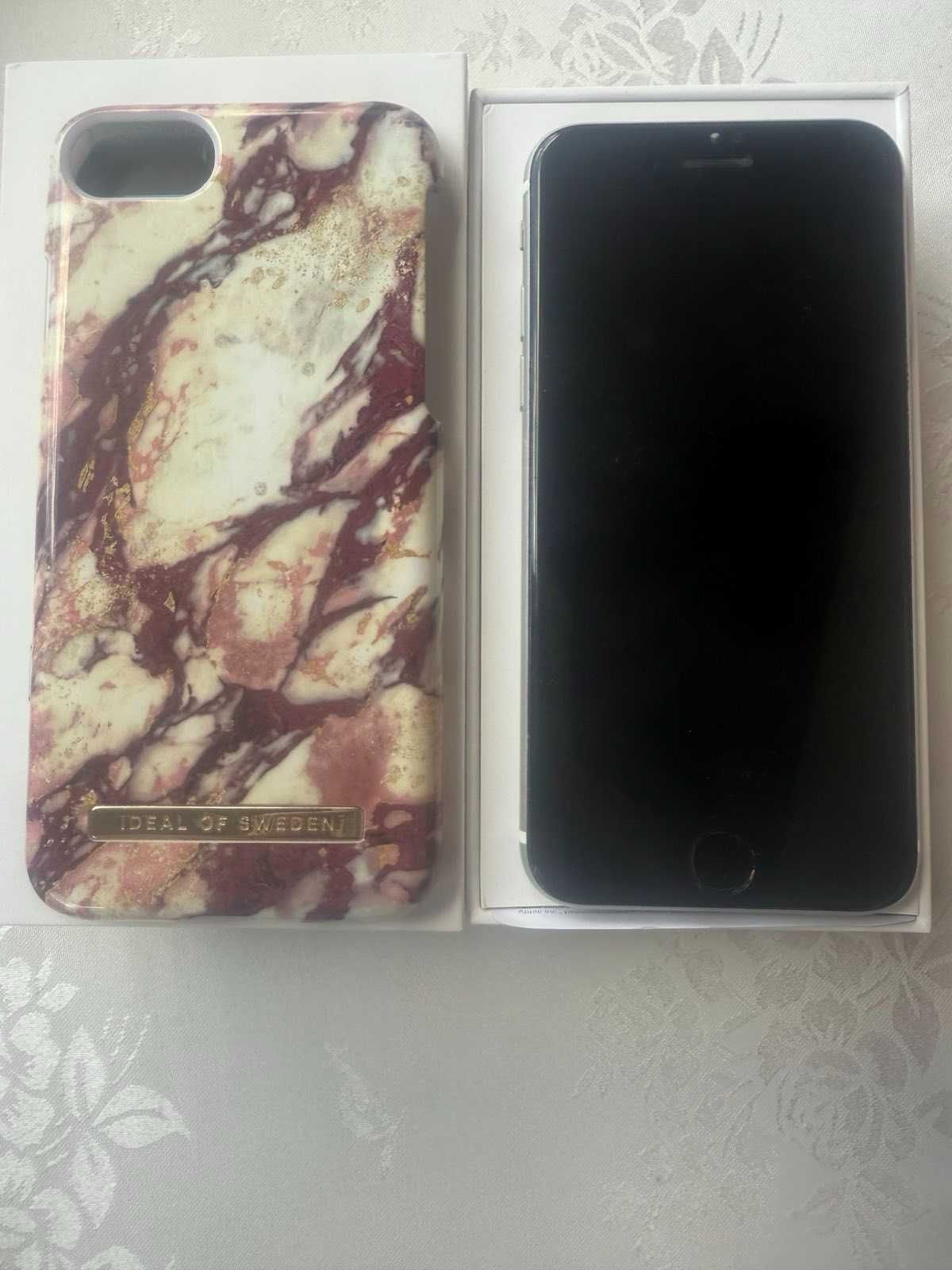 Iphone se 2020 в много добро състояние