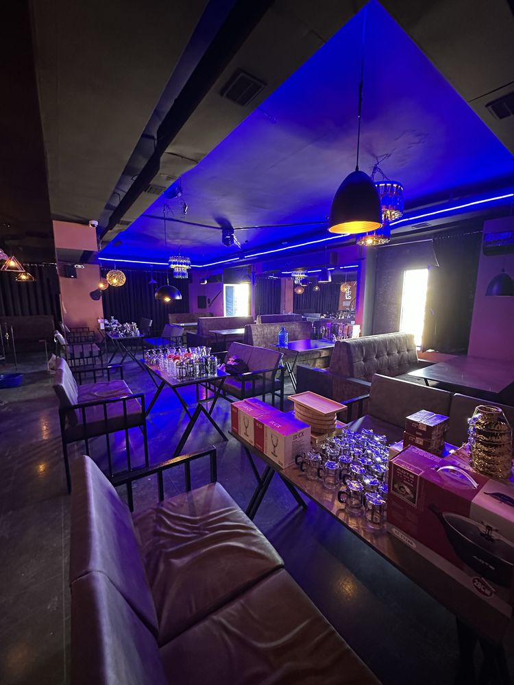 Lounge bar kafe tayor biznes sotiladi