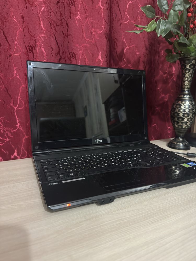 Продам или обмен ноутбук Fujitsu ah 532