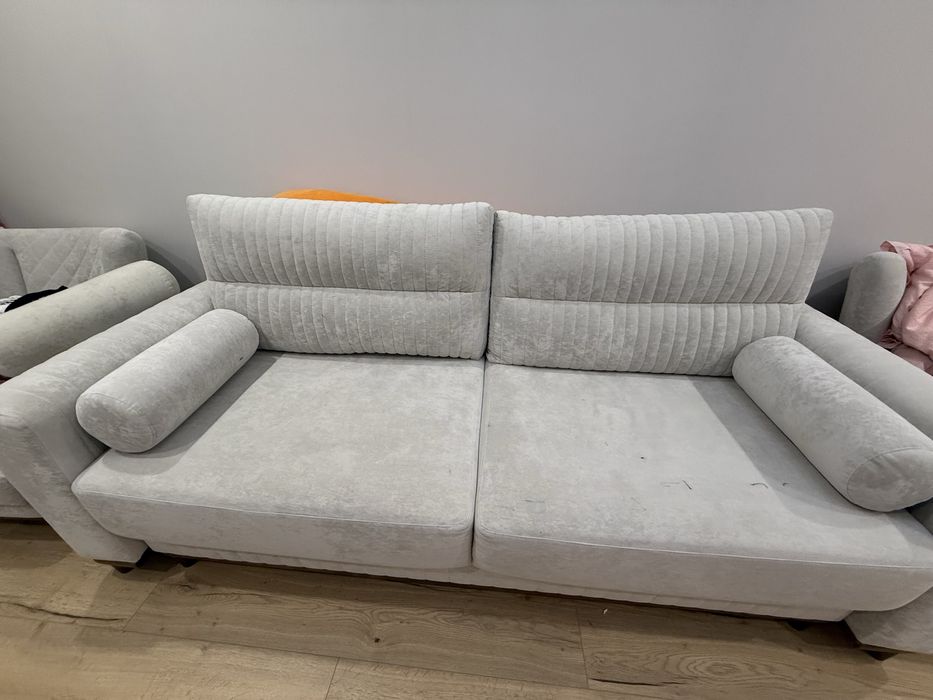 Продам диван и два кресла