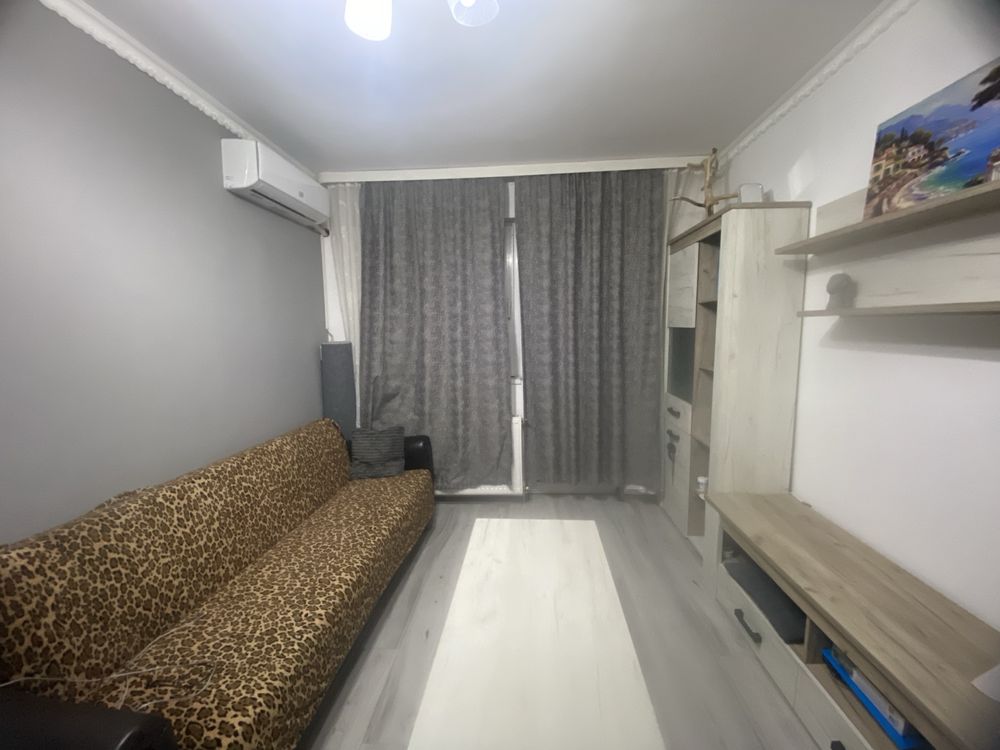 Vand apartament cu doua camere in Nufarul