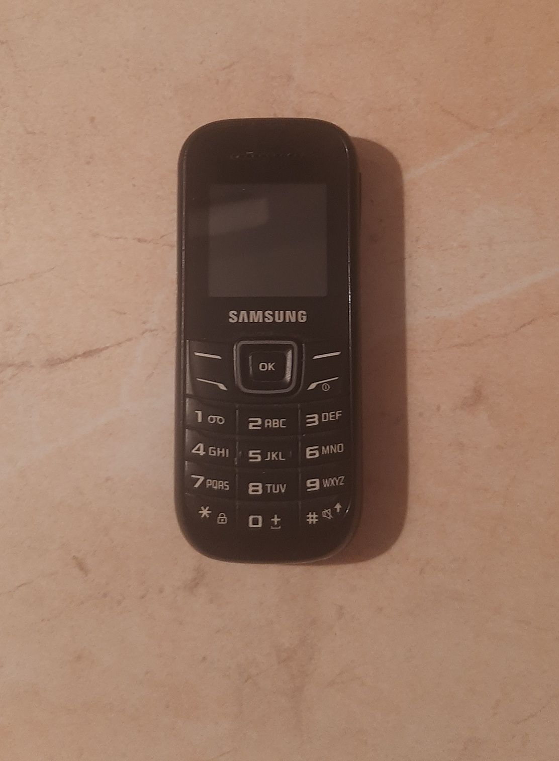 Telefon Samsung GT-E1200