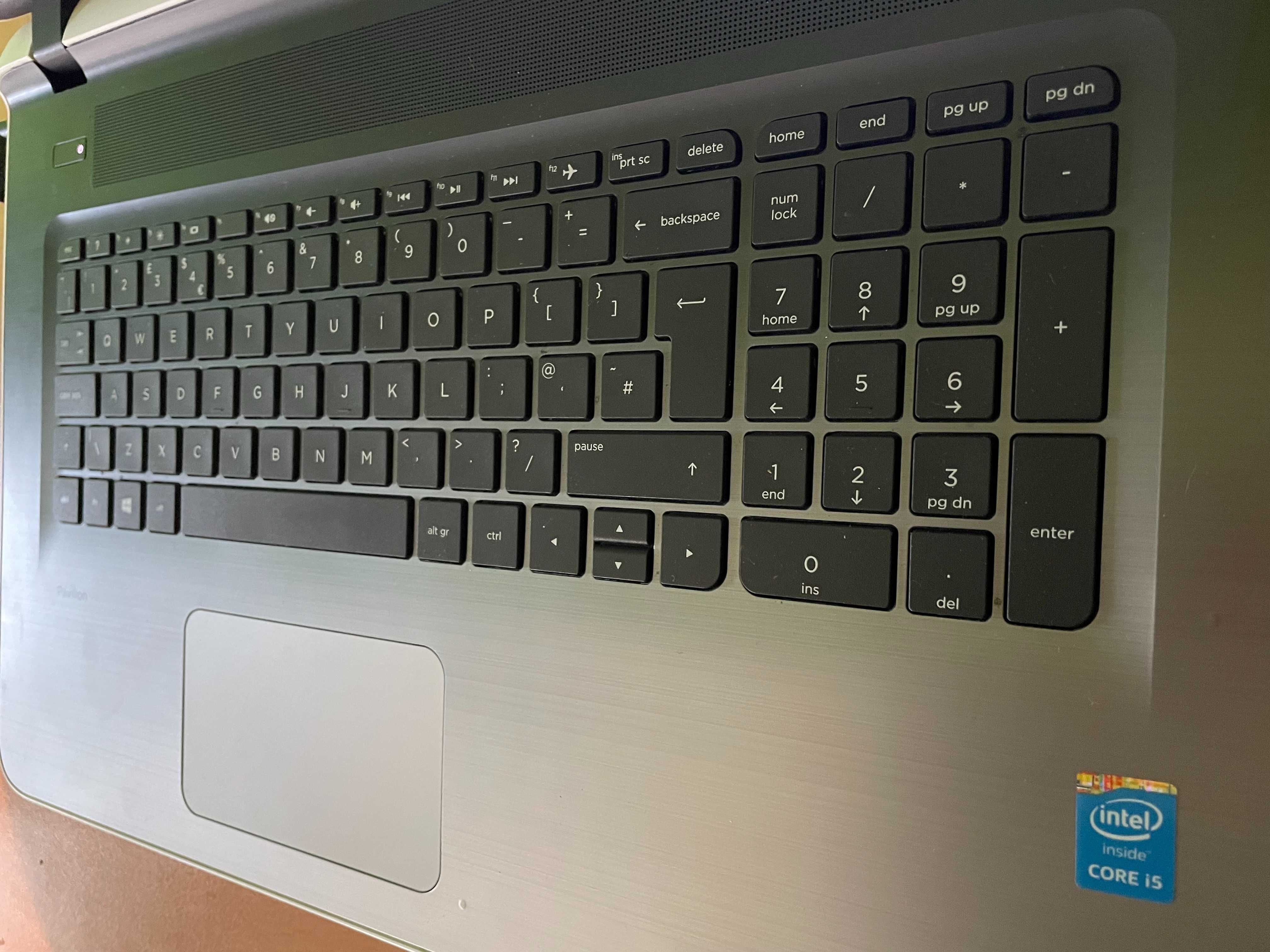 HP Pavilion 17 - 17.3''HD+, i5-5020u Broadwell, 8GB RAM, 180GB SSD