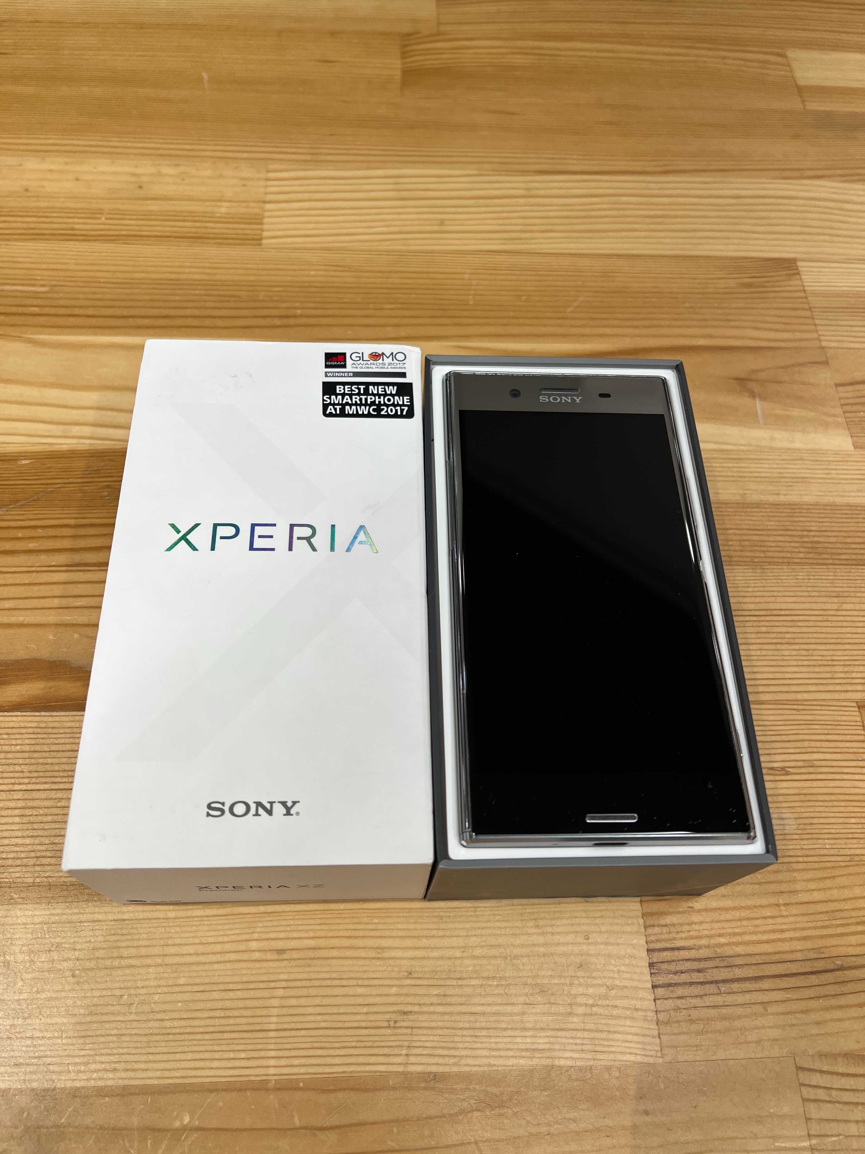 Sony Xperia XZ Premium (G8142) 64Gb LTE Silver
