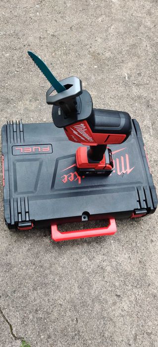 Акумулаторен саблен трион MILWAUKEE M18FHZ-0X с батерия 5AH