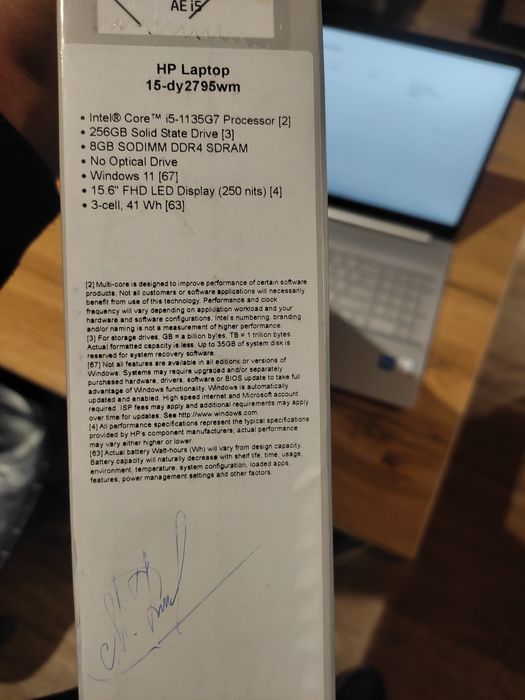 Noutbook hp sotiladi