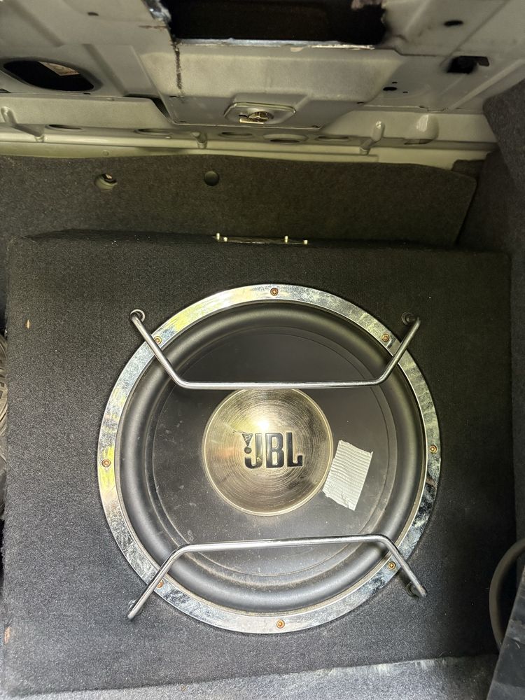 Бас каса JBL GTO с усилвател PYLE 1400w