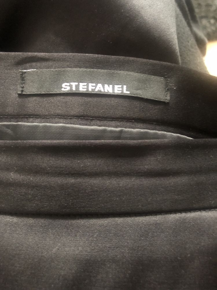 Fuste Stefanel lila si neagra