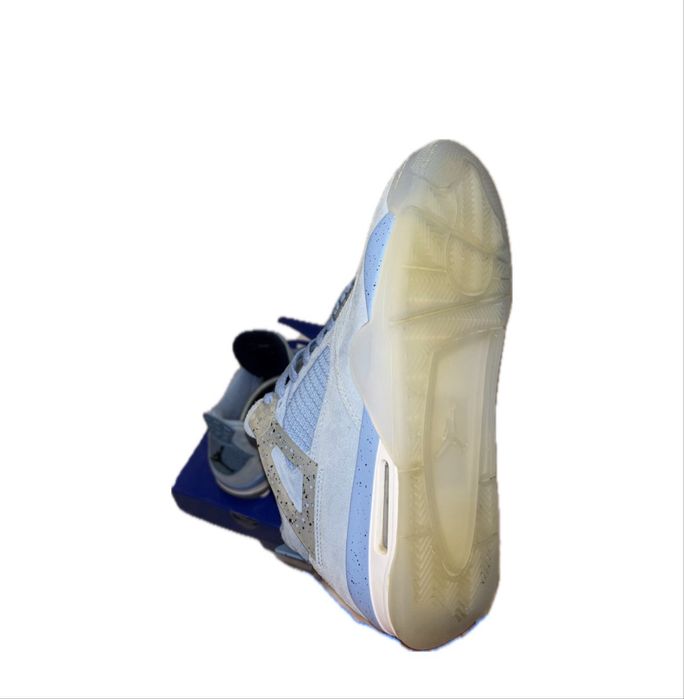 Air Jordan 4 Retro “UNC” University Blue – Limited Edition