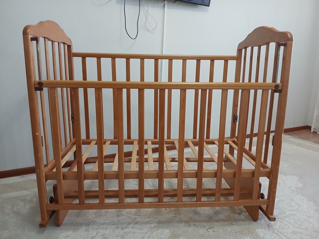 Продам  детскую  кровать