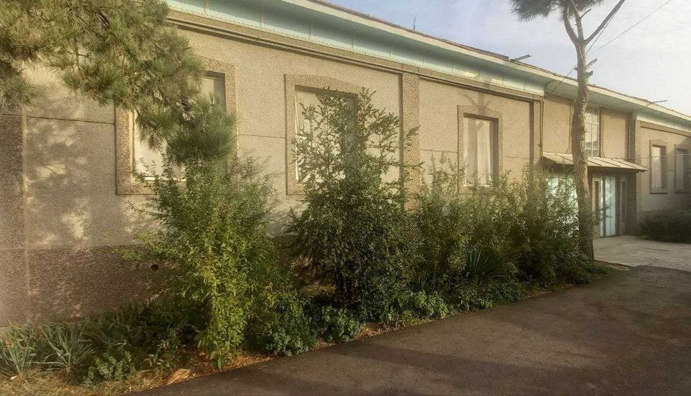 Uy sotiladi 6 sotix, 8 xona Beruniy mahallasi