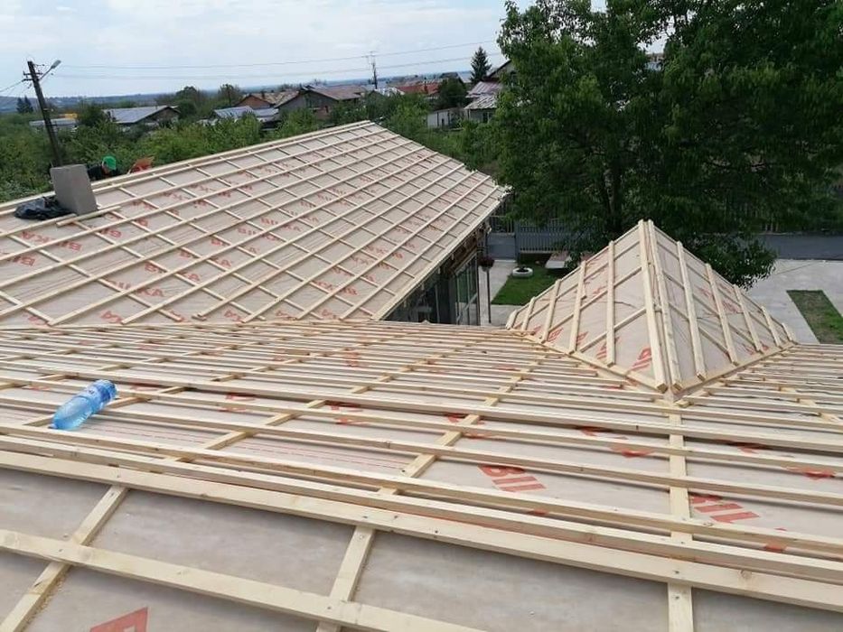 Executam acoperisuri și reparati