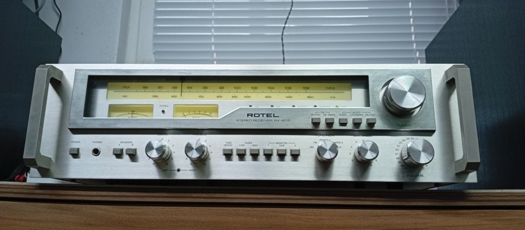Винтидж ресивър ROTEL RX-803
