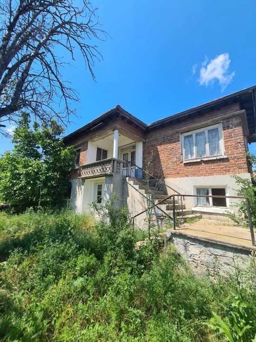 КЪЩА в с. Клокотница обл. Хасково