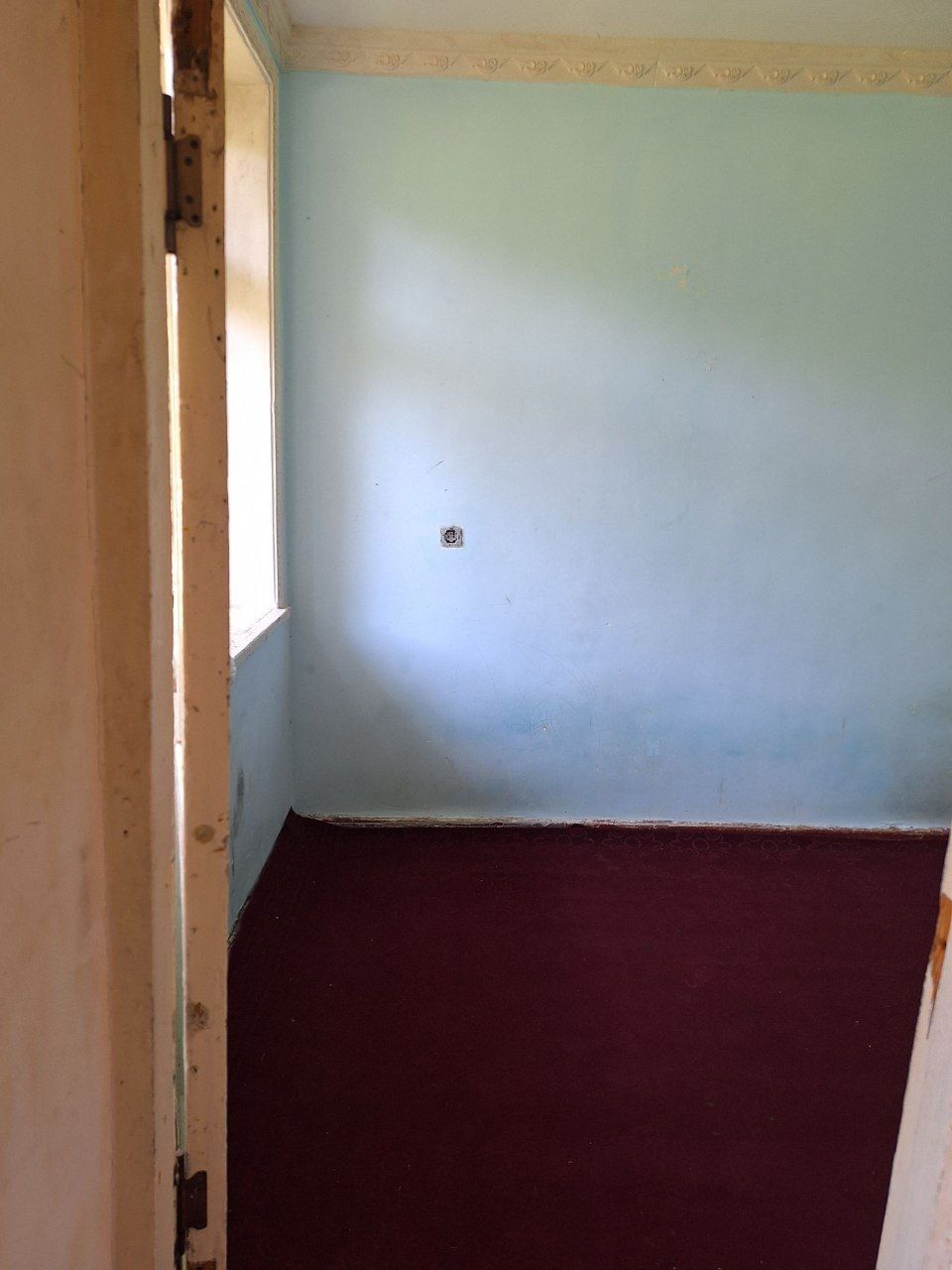 4 MIKRAYON 1 QAVAT 2 xona Sotiladi gishtli polli dom