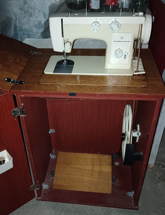 Швейная машина ножная