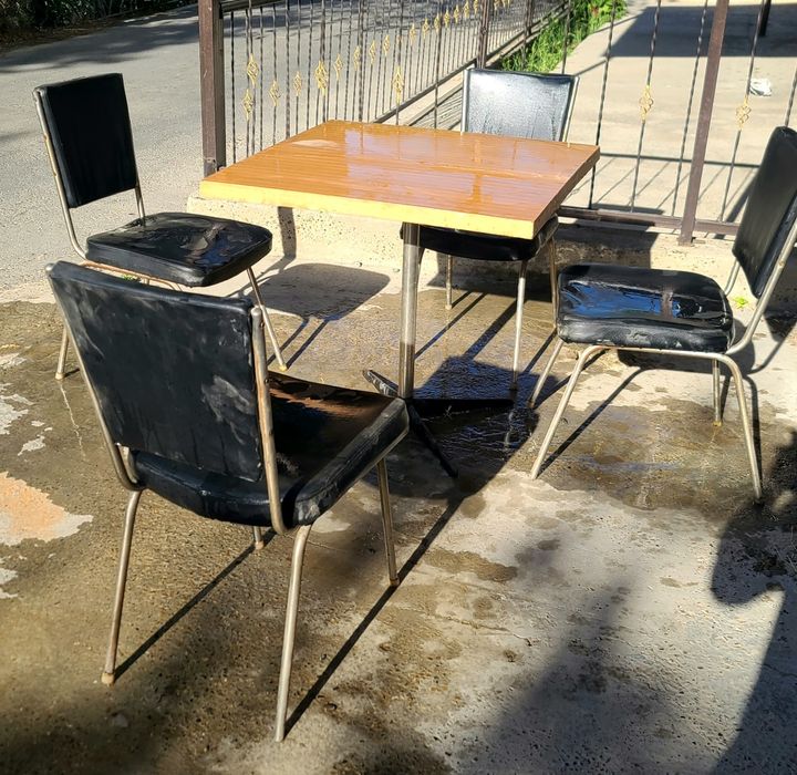 Столы со стульями