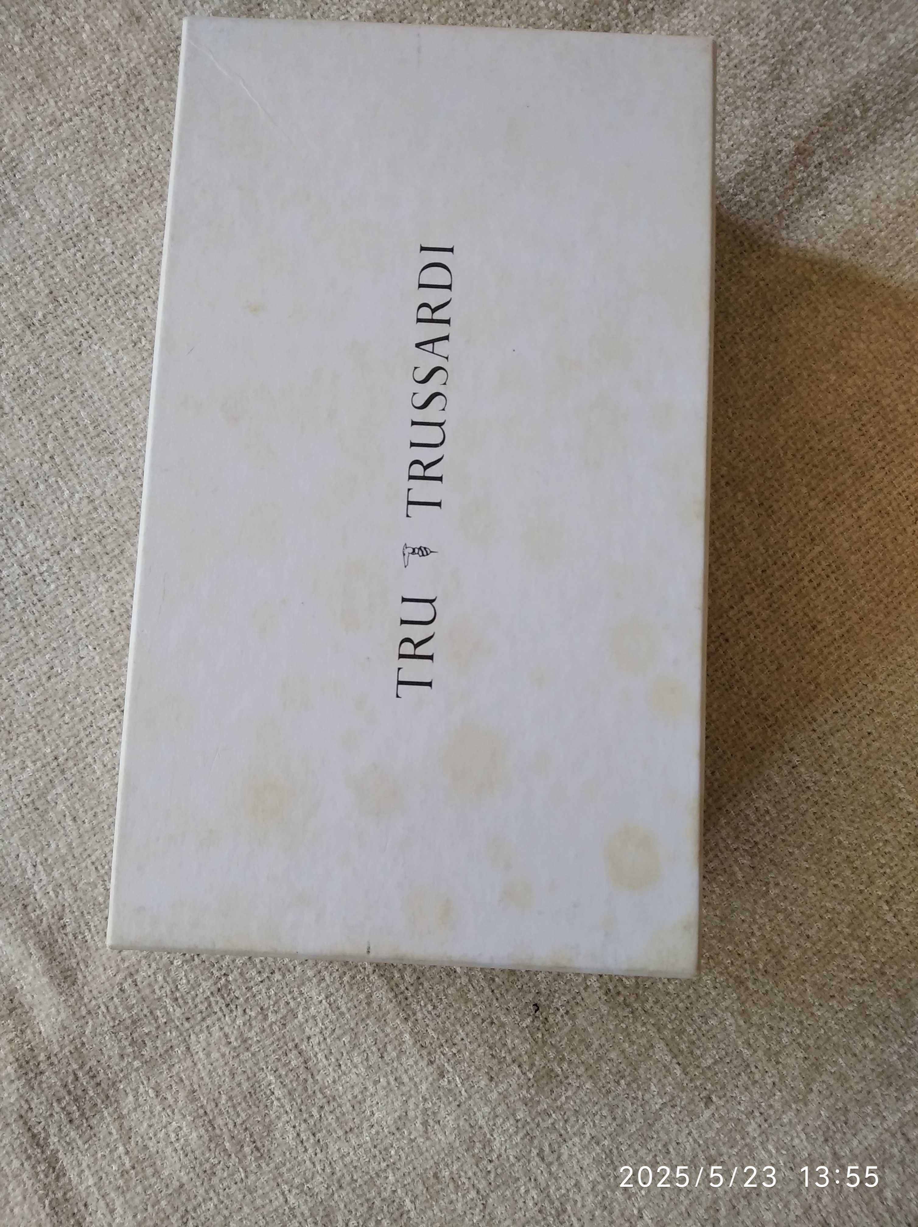 Дамски колан Liu Jo и кожен колан Trussardi унисекс
