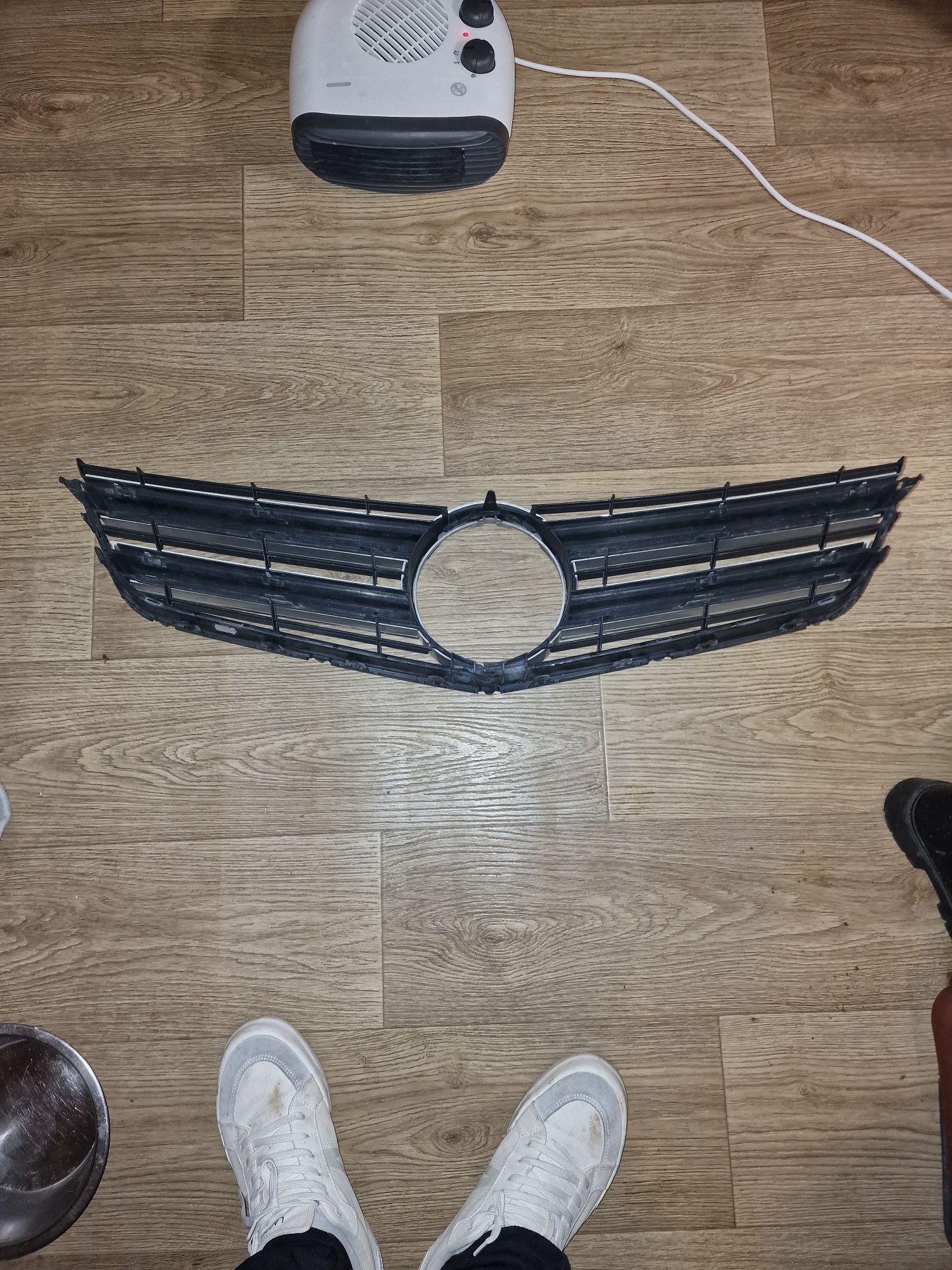 Решетка мерцедес Е-класа купе  mercedes c207 W207 A207