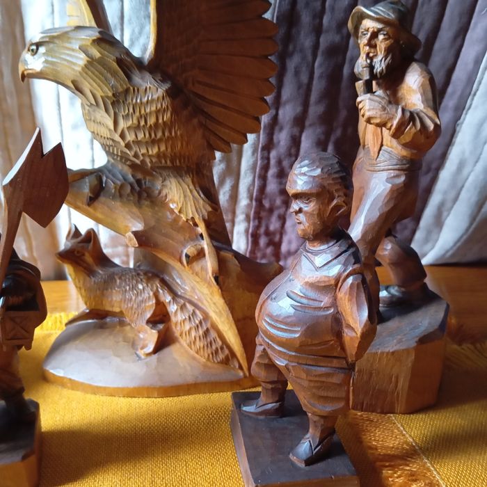 Хубави фигури дърворезба