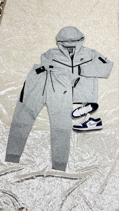 Nike techfleece.