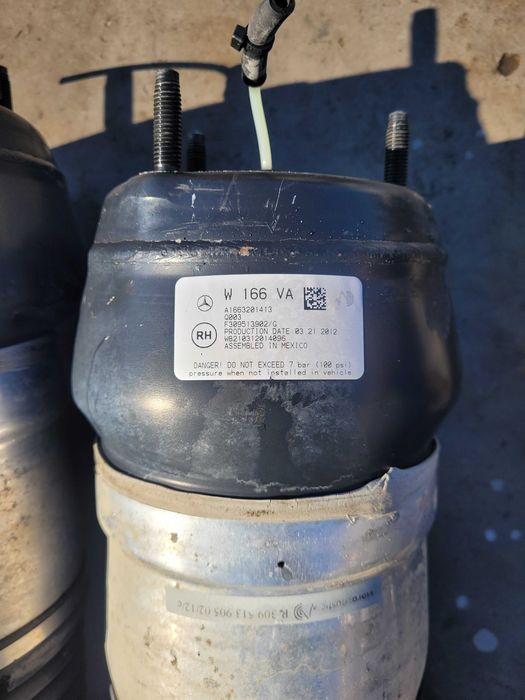 Perna aer stanga dreapta fata Mercedes ML W166