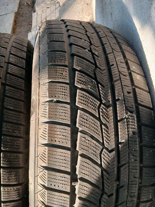 Продавам зимни гуми 235/70 r16