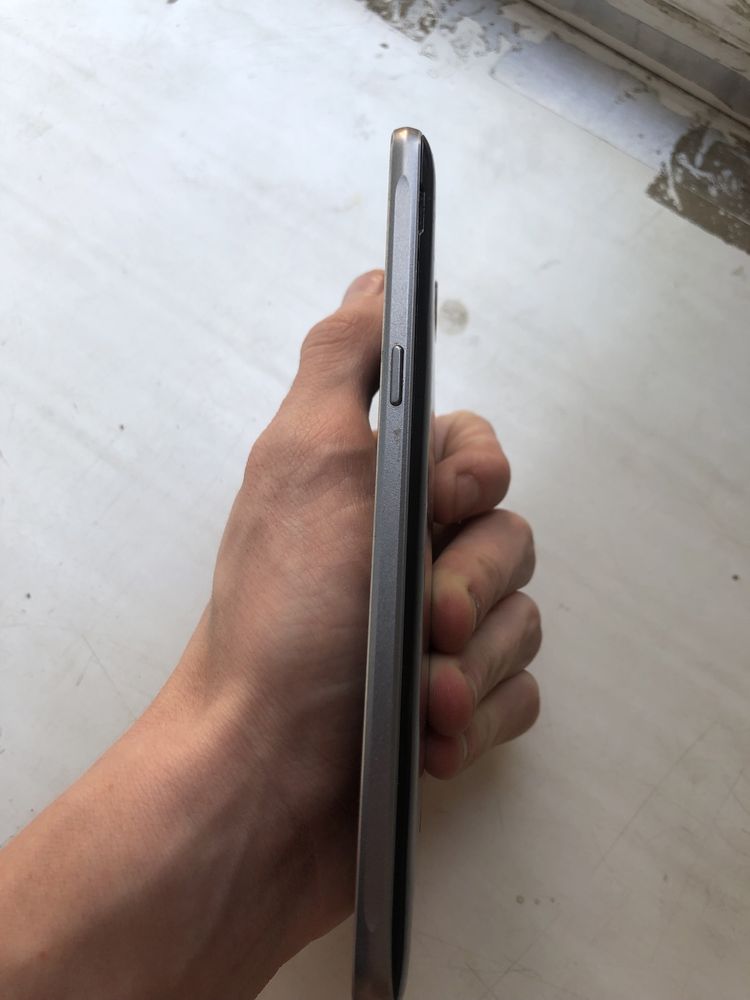 ПРОДАМ Samsung J5