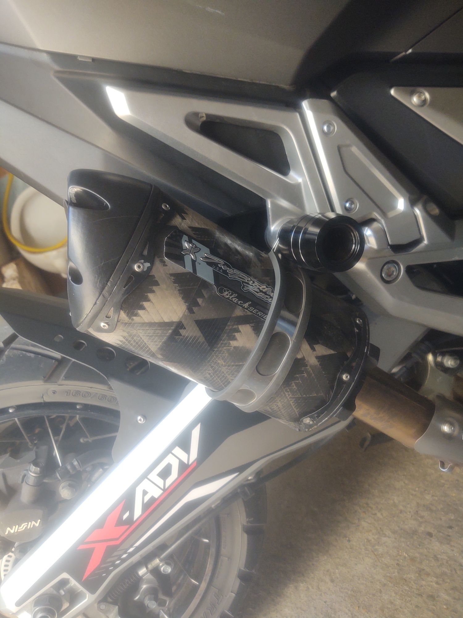 Ауспух two brothers за honda x adv 750