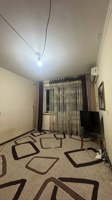 Чирчик шахри солнишкага йакин 1 хонали без маклер