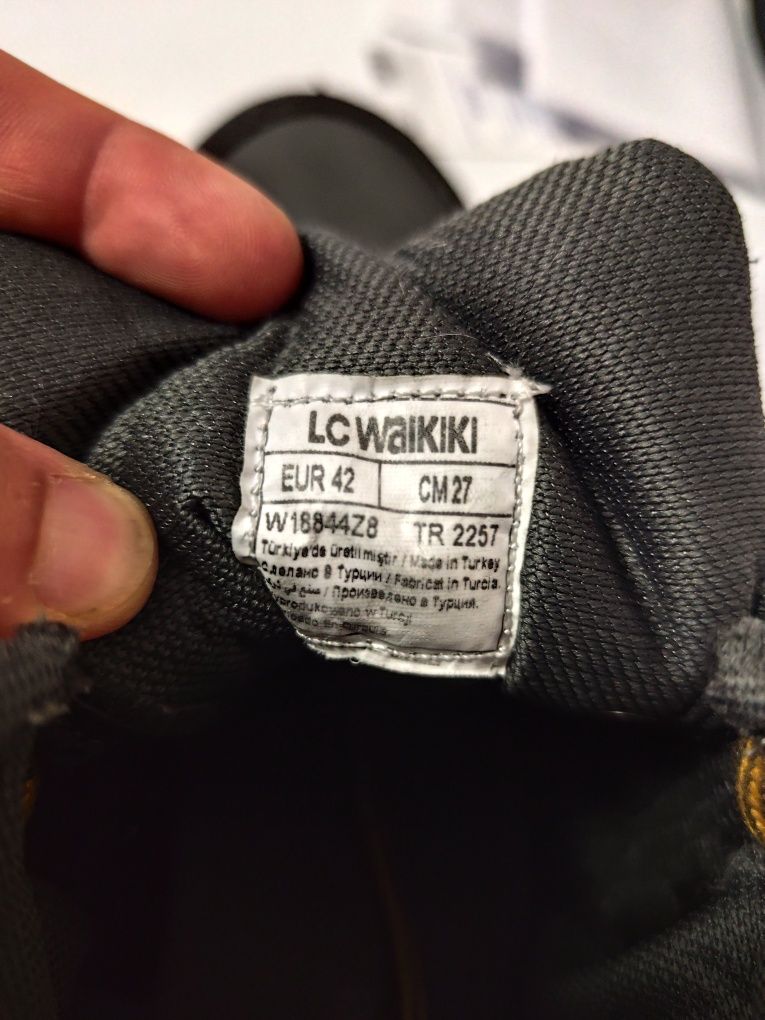 Зимни обувки LC Waikiki 42