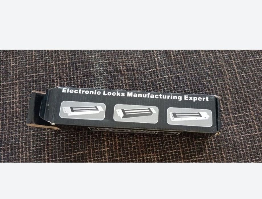 Încuietoare electromagnetică EM-350S

Dimensiune blocare	250Lx50Wx26H