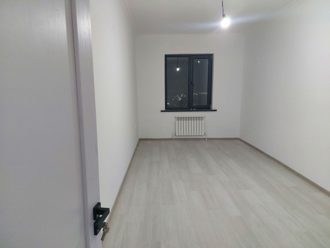 Uy sotiladi 1 Xona 42 kv Yangi hayot tumani