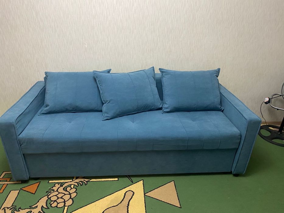 Продам диван, идеально состаяно.