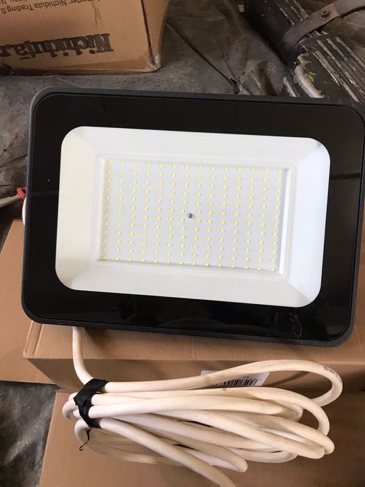 Proiector Led 150w ca nou