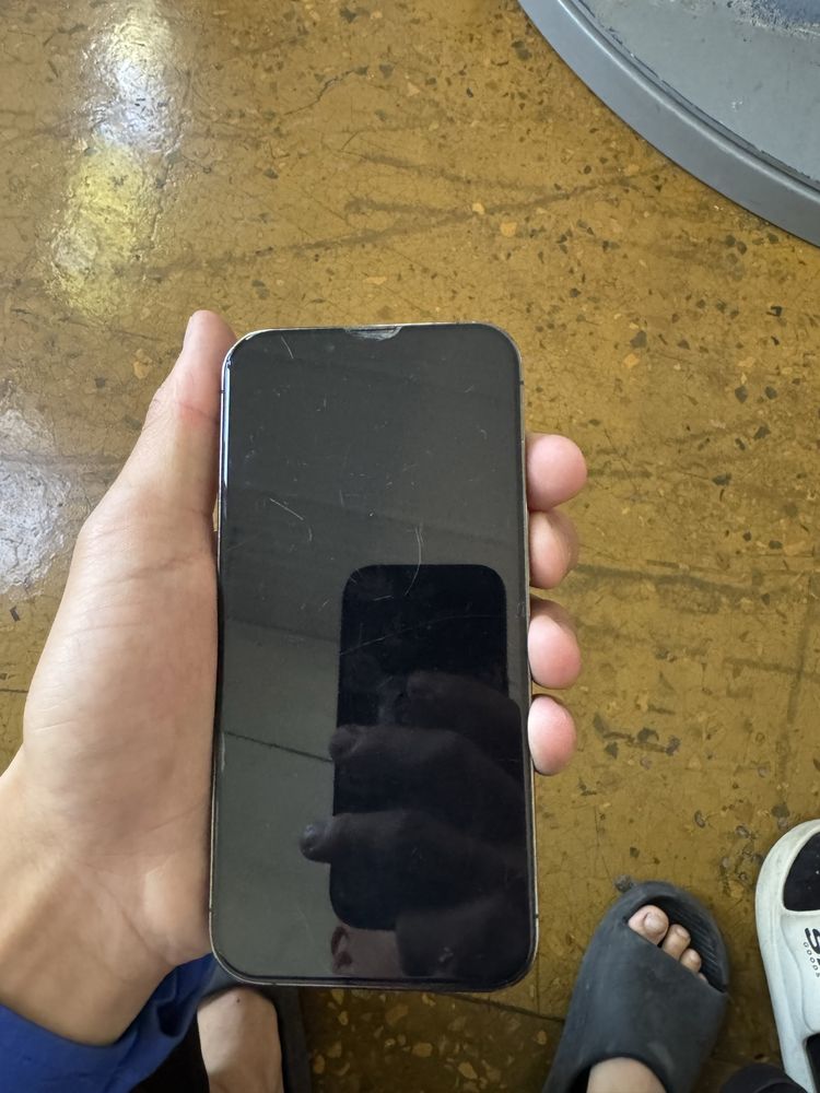 Продам 13 про с коробкой