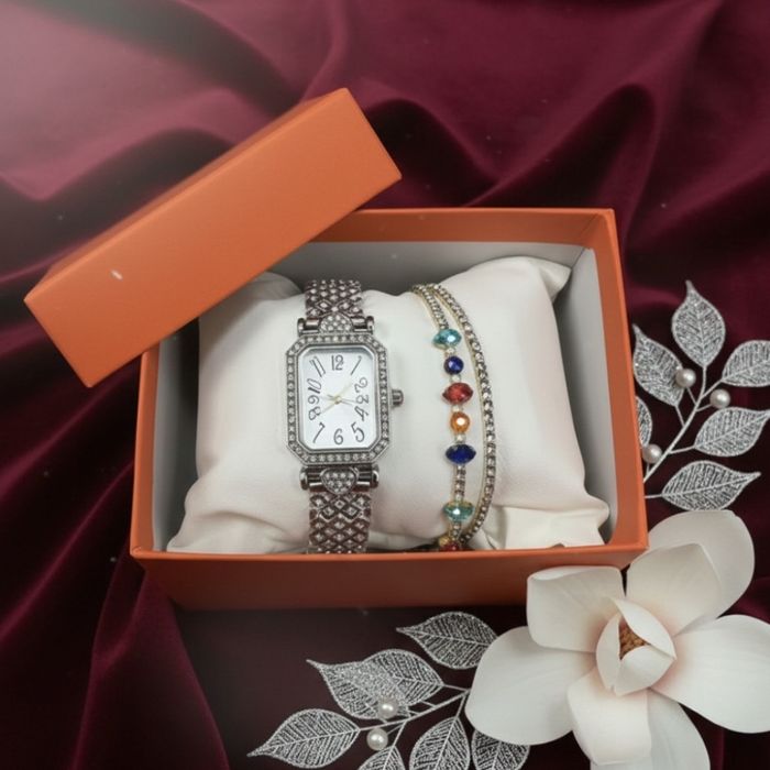 Часовник и гривни в комплект – завършена визия без усилие.