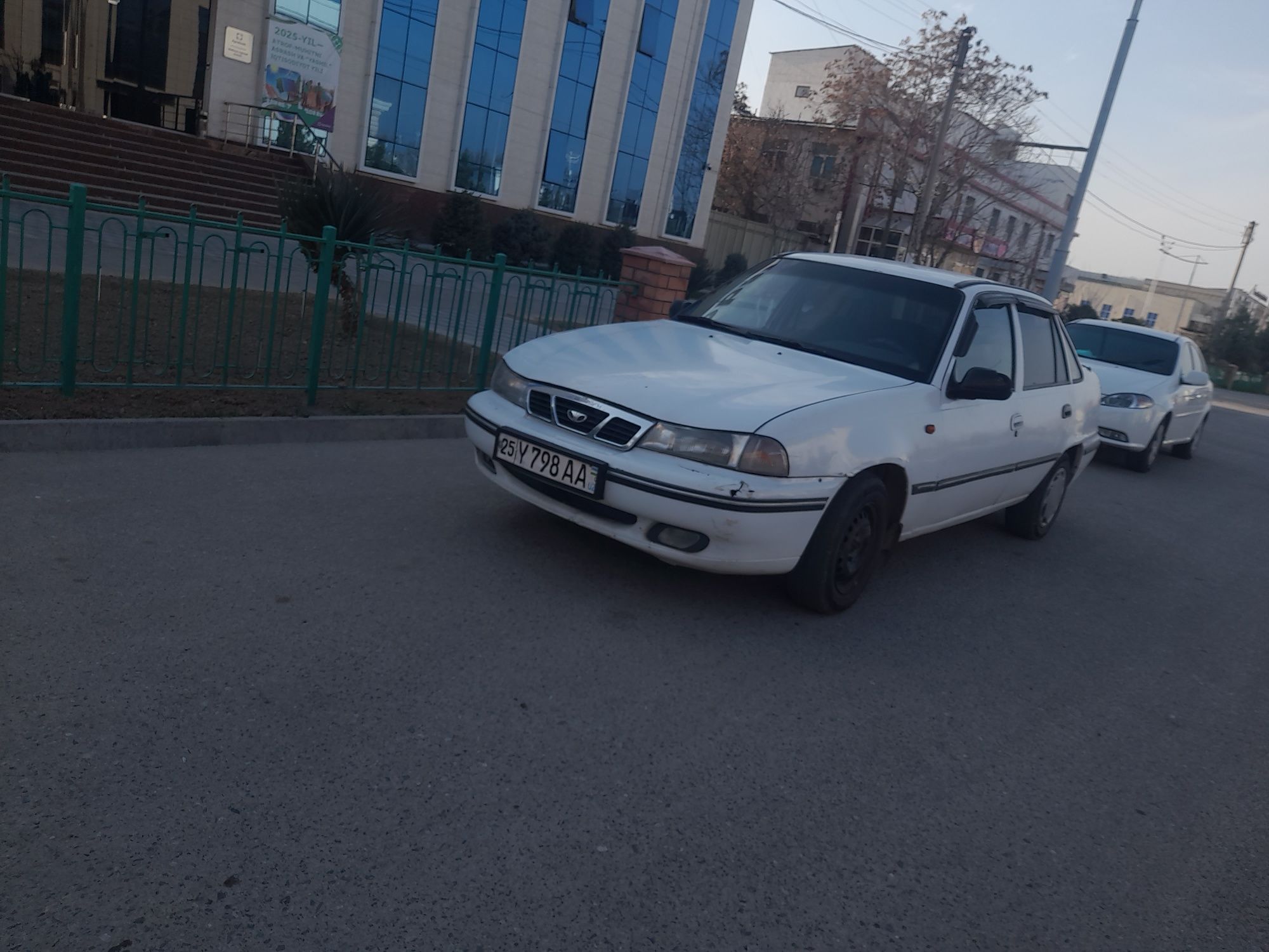 Nexia 1.  Srochna sotiladi
