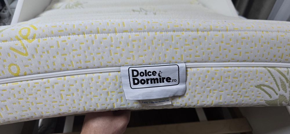 Vand patuturi copii in forma de mașinuța