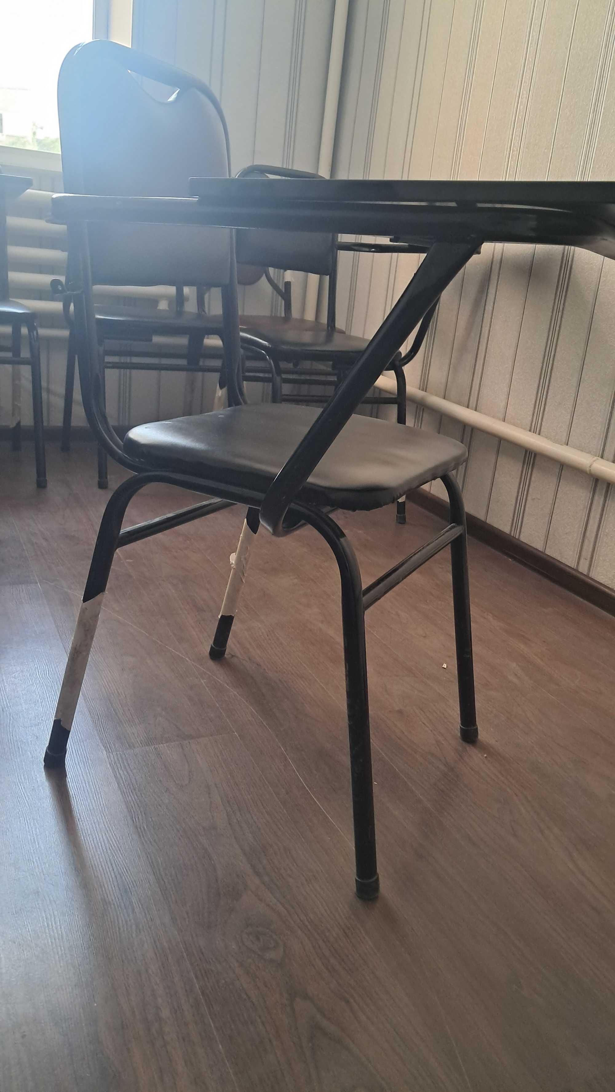 O'quv markazi uchun parta