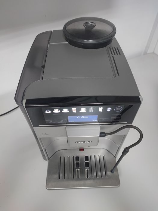 Espresor Siemens EQ6 seria 300 cu dispozitiv spumare lapte