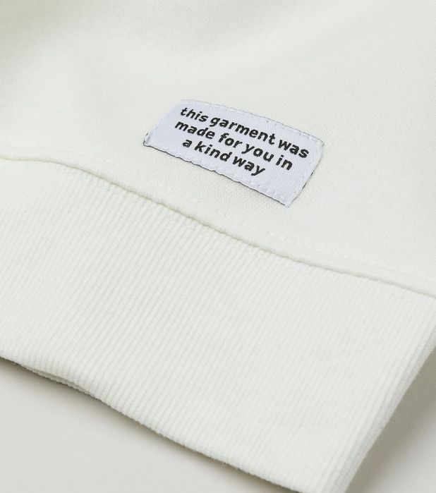 Bluză scurtă din molton moale cu guler