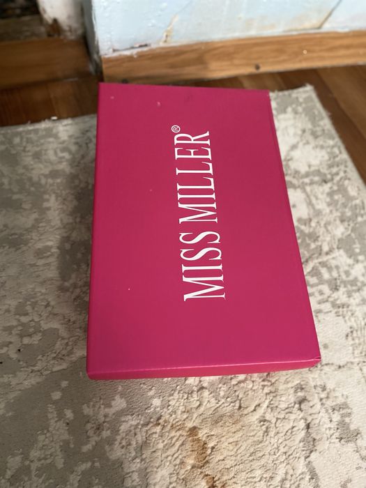 Туфли новая , размер не подошло , срочно продаеться . Пишите звоните,,