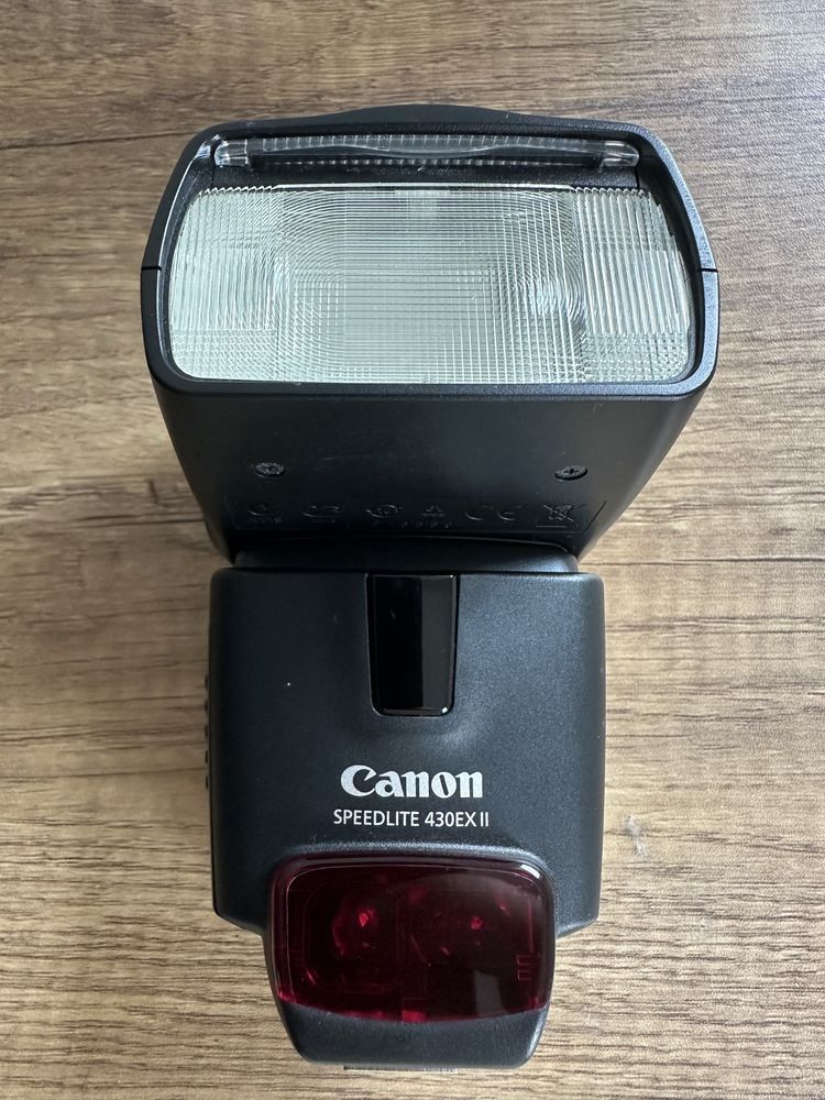 Светкавица Canon Speedlite 430EX II с калъф и стойка